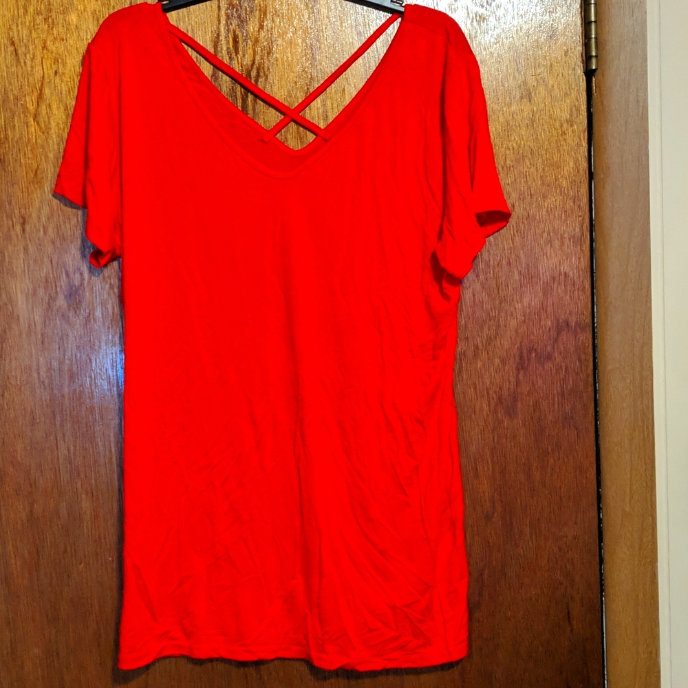 Size XXL red Criss Cross back T